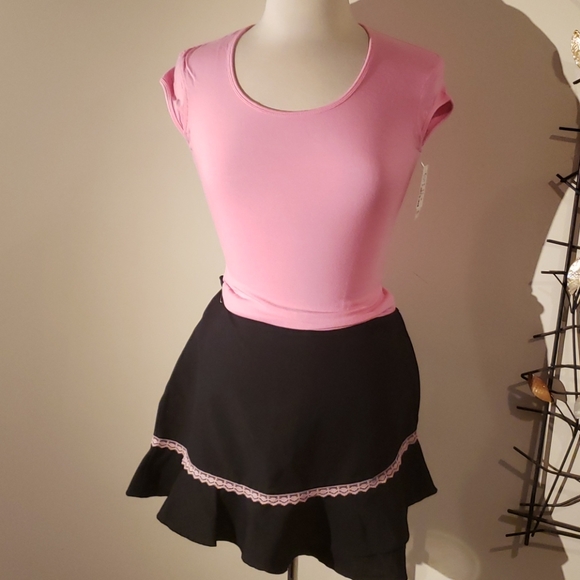 Top with Skirt - Picture 4 of 16